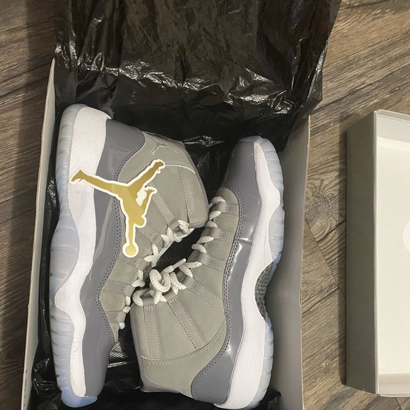 Jordan 11 cool grey 2021 worn 1x good condition hmu if interested - Picture 5 of 6